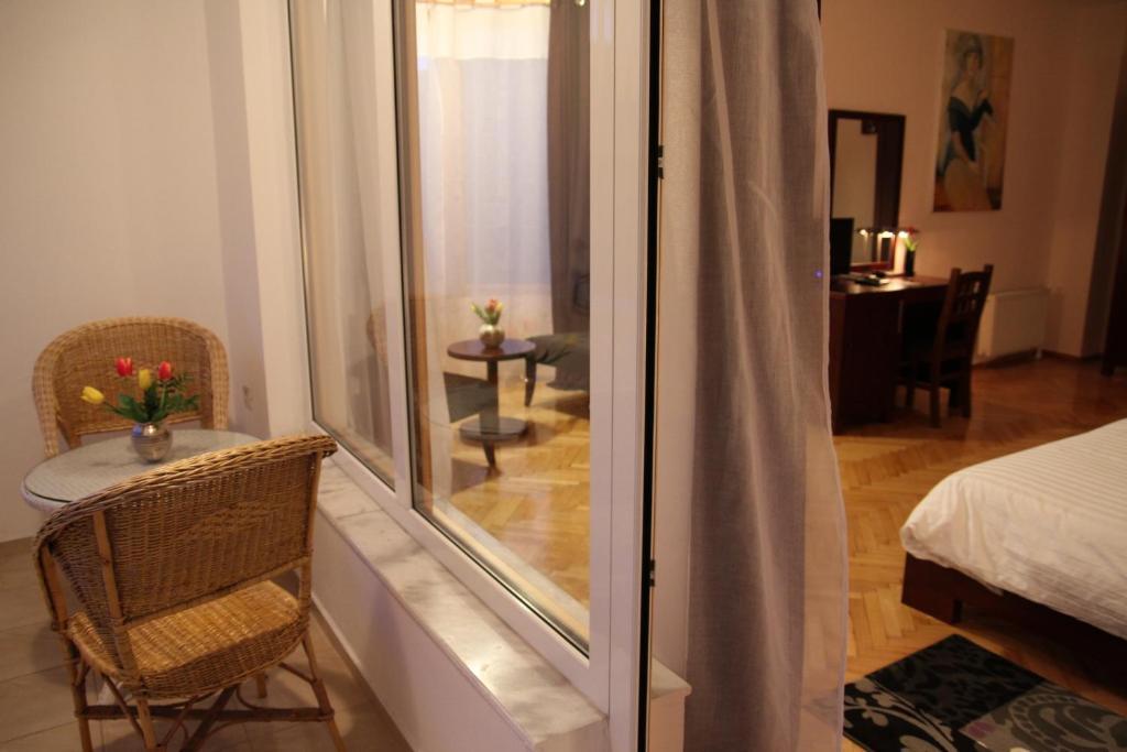 Hotel De Paris Tirana Bagian luar foto