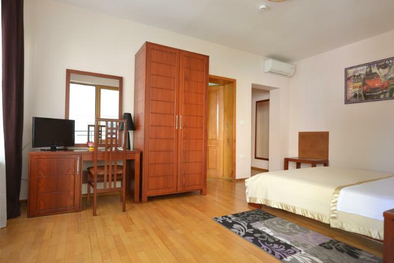 Hotel De Paris Tirana Bagian luar foto