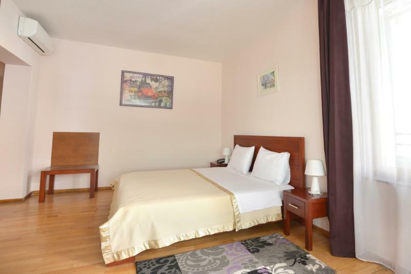 Hotel De Paris Tirana Bagian luar foto