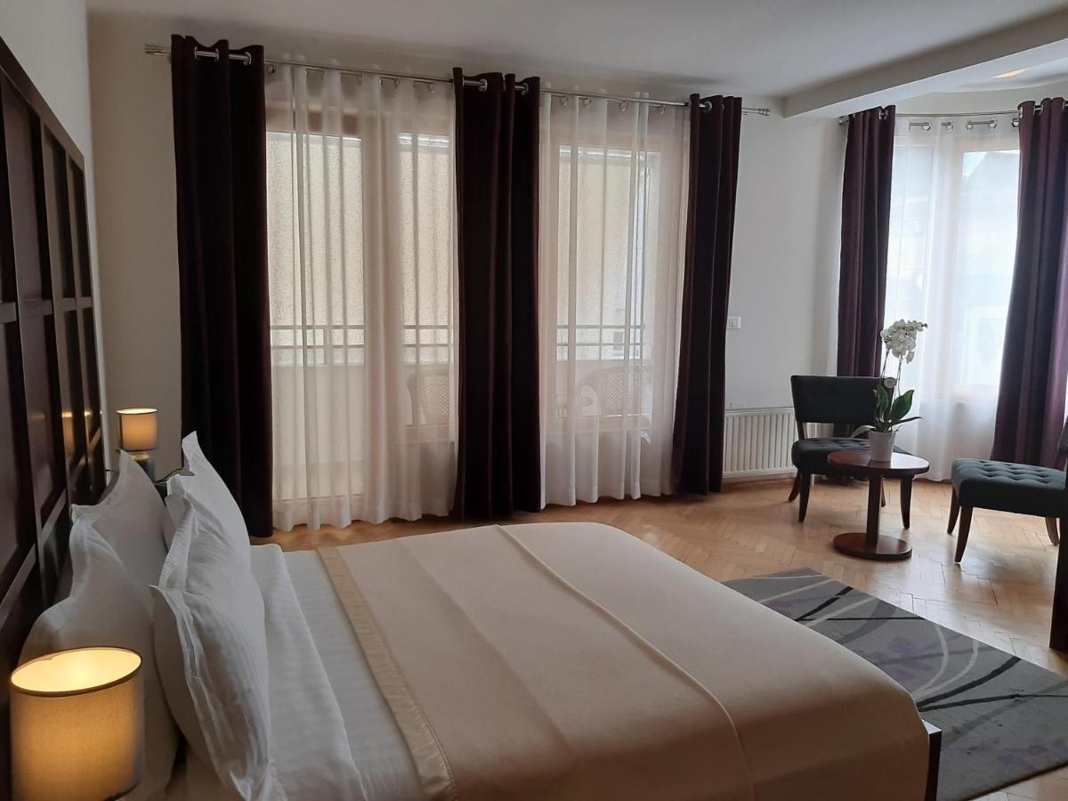 Hotel De Paris Tirana Bagian luar foto